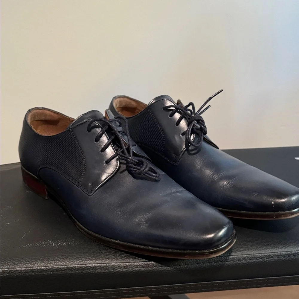Florsheim Classic Blue Leather Oxfords - Picture 4 of 5
